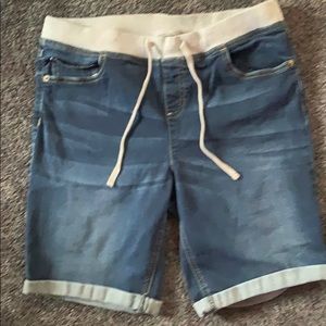 Bermuda Justice Shorts